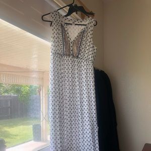 Old navy maternity dress white